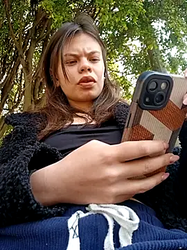 Snapshot of Violeta_12- chatting on 03/25/26, 02:01 Violeta 12- online show from 03/25/26, 02:01
