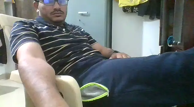 naughtymike0007 online show from 01/06/25, 04:44
