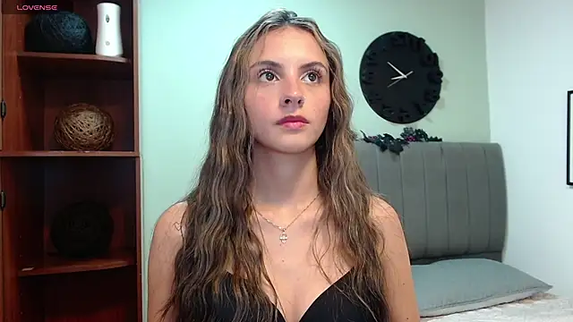 sofia her online show from 12/04/24, 08:07