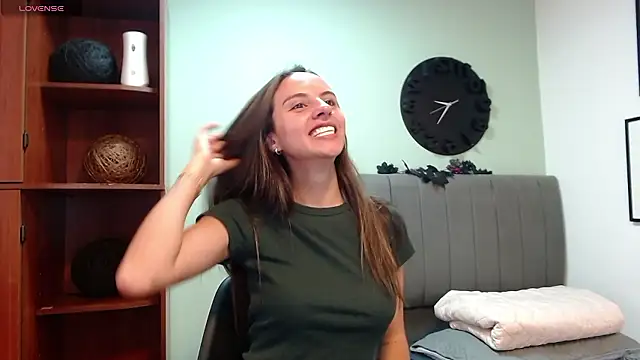 sofia her online show from 12/06/24, 07:23
