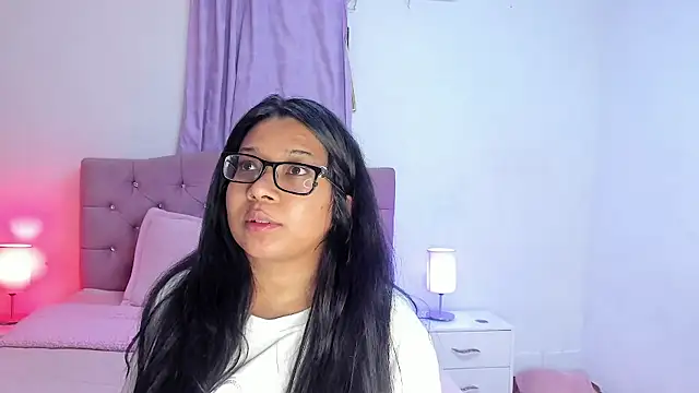 Latinabombsheell online show from 09/17/25, 04:47