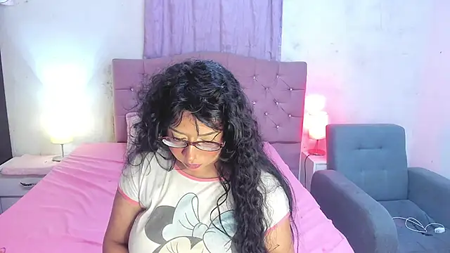 Latinabombsheell online show from 06/11/26, 05:55