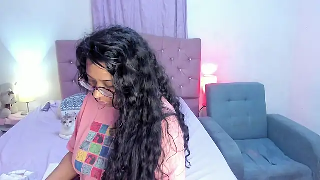 Latinabombsheell online show from 07/02/26, 06:41