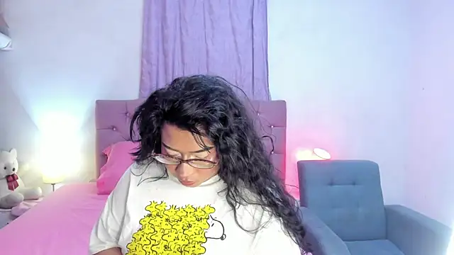 Latinabombsheell online show from 07/14/26, 06:24
