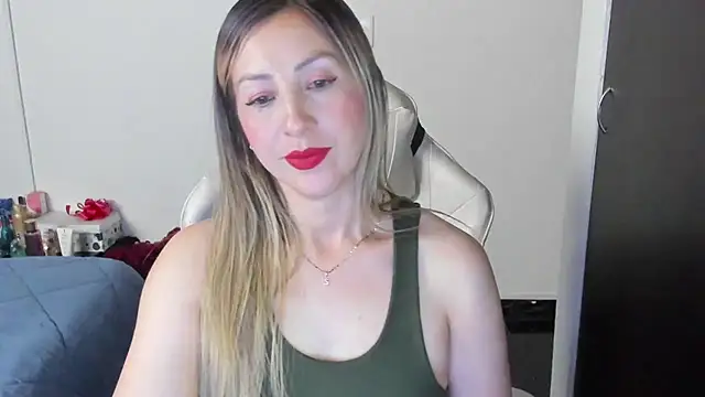 Snapshot of Andreina_Suann chatting on 02/11/25, 01:20 Andreina Suann online show from 02/11/25, 01:20