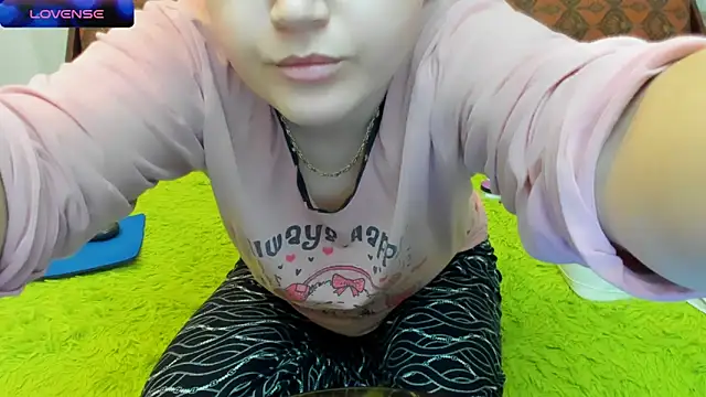 Anasunshine12 online show from 12/18/24, 12:40