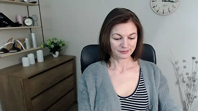 VivianWILD online show from 12/14/24, 06:13