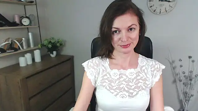 VivianWILD online show from 12/16/24, 09:57