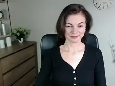 VivianWILD online show from 12/17/24, 08:45