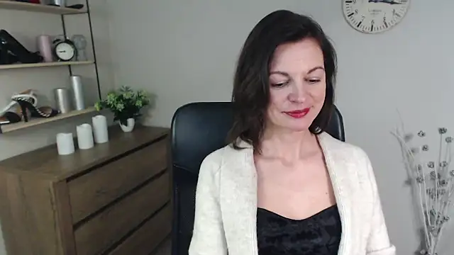 VivianWILD online show from 12/27/24, 02:12