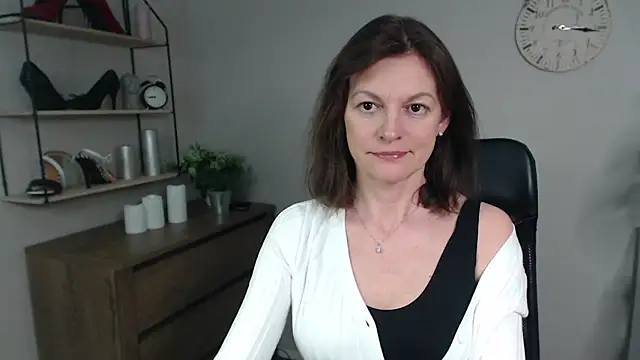 VivianWILD online show from 02/28/25, 05:48