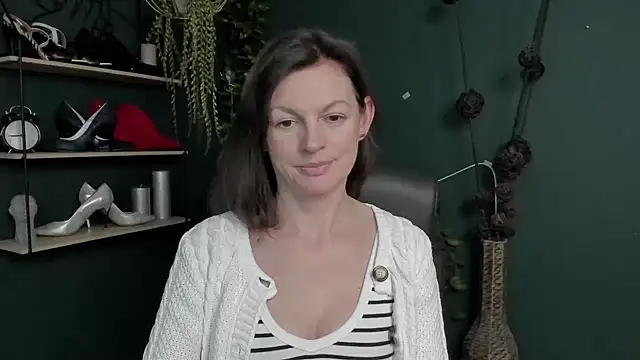 VivianWILD online show from 03/11/25, 10:18