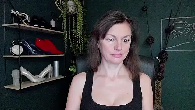 VivianWILD online show from 03/18/25, 06:57