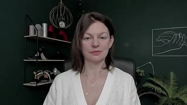 Snapshot of VivianWILD chatting on 11/25/25, 06:46 VivianWILD online show from 11/25/25, 06:46