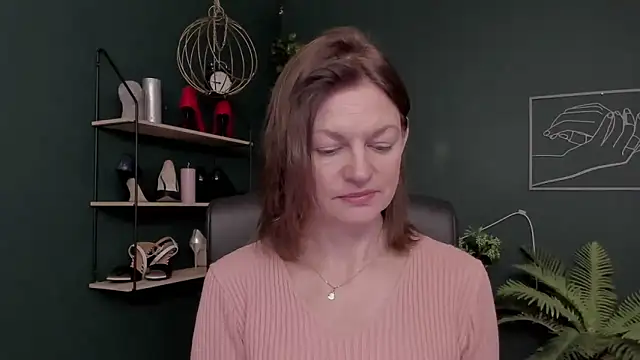 Snapshot of VivianWILD chatting on 12/02/25, 06:41 VivianWILD online show from 12/02/25, 06:41