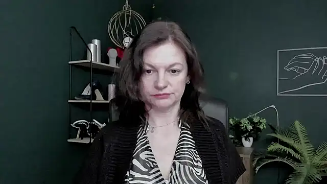 Snapshot of VivianWILD chatting on 03/30/26, 05:52 VivianWILD online show from 03/30/26, 05:52