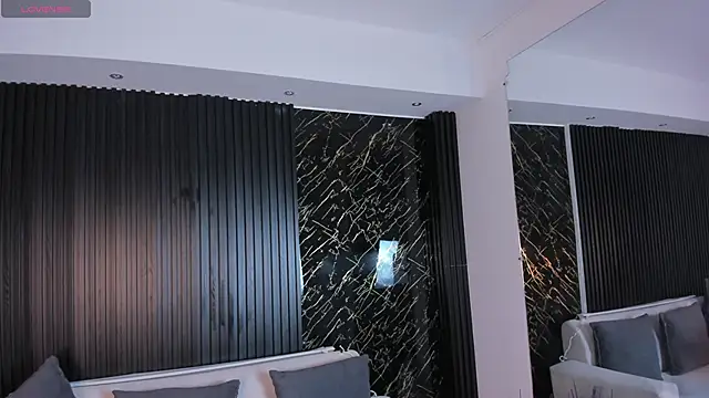 saracorraless online show from 09/24/25, 10:51