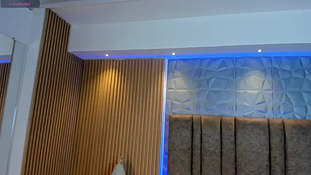 saracorraless online show from 09/25/25, 10:52