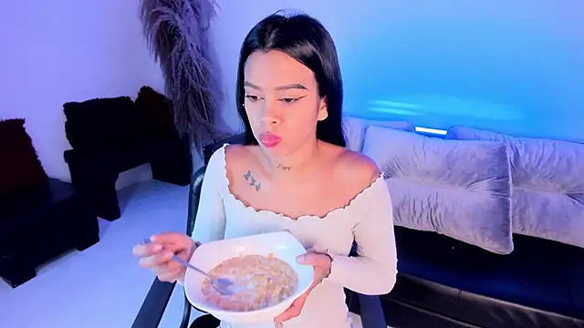 saracorraless online show from 09/27/25, 01:38