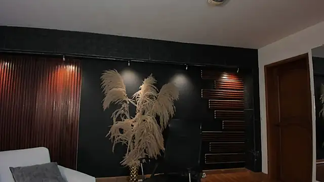 saracorraless online show from 10/17/25, 11:35