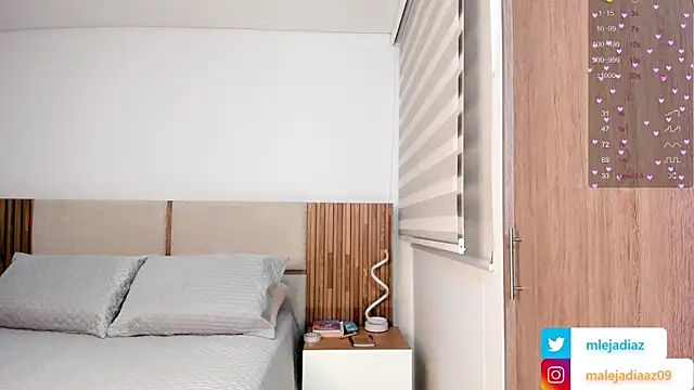 Snapshot of MalejaDiaz_ chatting on 09/27/25, 05:40 MalejaDiaz online show from 09/27/25, 05:40