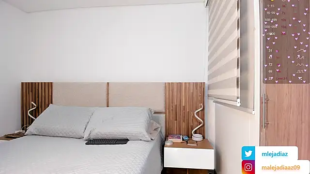 Snapshot of MalejaDiaz_ chatting on 09/30/25, 04:12 MalejaDiaz online show from 09/30/25, 04:12