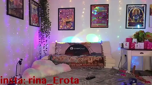 Snapshot of yummyrina chatting on 11/11/25, 08:42 yummyrina online show from 11/11/25, 08:42