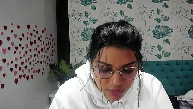 LindaBreeS online show from 01/26/25, 08:23