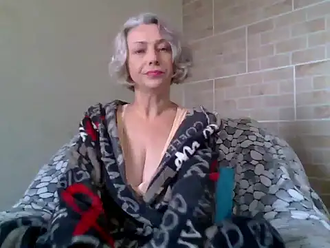 Lorie Carrie online show from 10/19/25, 11:00