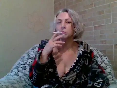 Lorie Carrie online show from 11/22/25, 09:08