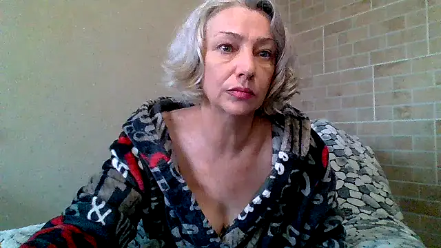 Lorie Carrie online show from 11/26/25, 08:48