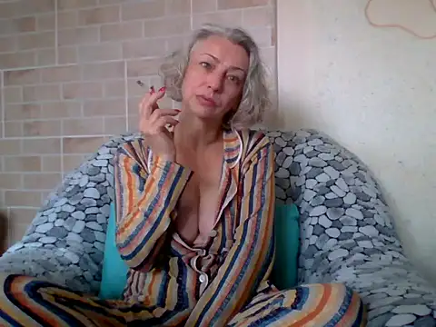 Lorie Carrie online show from 07/11/26, 08:39
