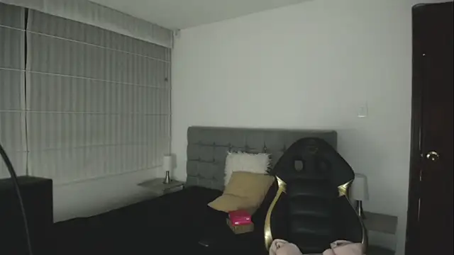 Andrea Ramos online show from 09/30/25, 05:51