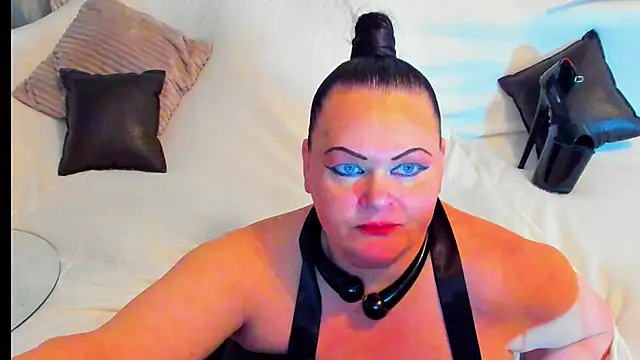 MilanaBiegert online show from 12/18/24, 02:28