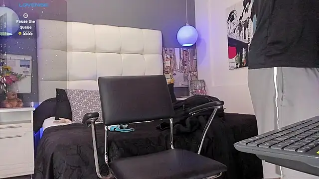 Snapshot of THIAGOXBIG chatting on 12/18/24, 01:26 THIAGOXBIG online show from 12/18/24, 01:26