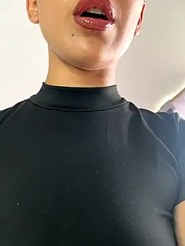 Snapshot of Nikothyna chatting on 10/03/25, 07:22 Nikothyna online show from 10/03/25, 07:22