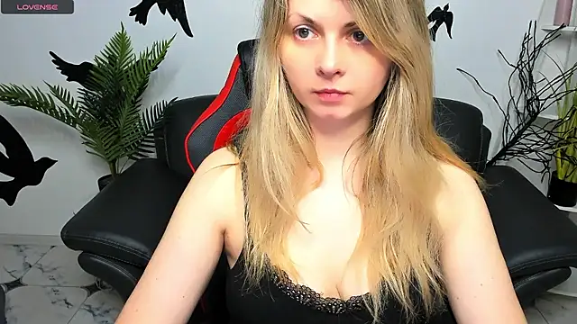 SmilingEmily  online show from 12/06/24, 07:54