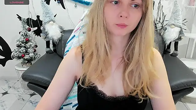 SmilingEmily  online show from 12/08/24, 07:37