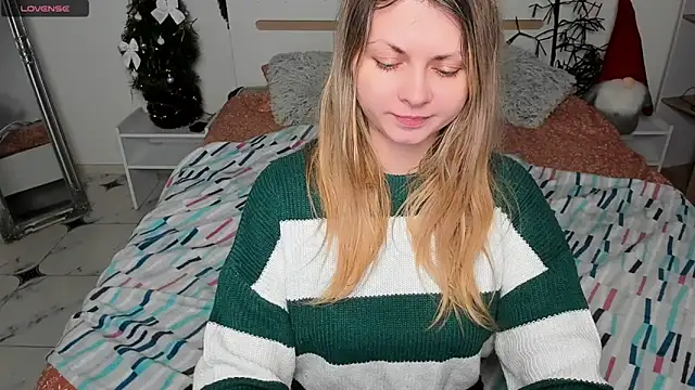 SmilingEmily  online show from 12/10/24, 07:26