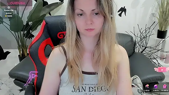 SmilingEmily  online show from 01/14/25, 09:13