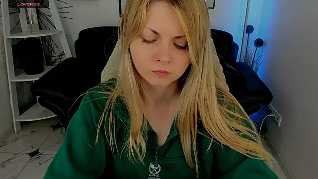 SmilingEmily  online show from 03/20/25, 10:54