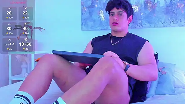 Snapshot of arminjones1 chatting on 11/05/25, 04:56 arminjones1 online show from 11/05/25, 04:56