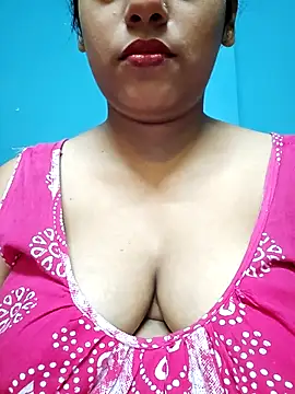 Snapshot of sexyindi_couple chatting on 11/09/25, 01:20 sexyindi couple online show from 11/09/25, 01:20