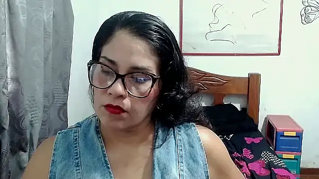 Mistresskloe01 online show from 09/30/25, 12:10