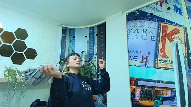 Naughty Kittenm online show from 03/05/25, 10:22