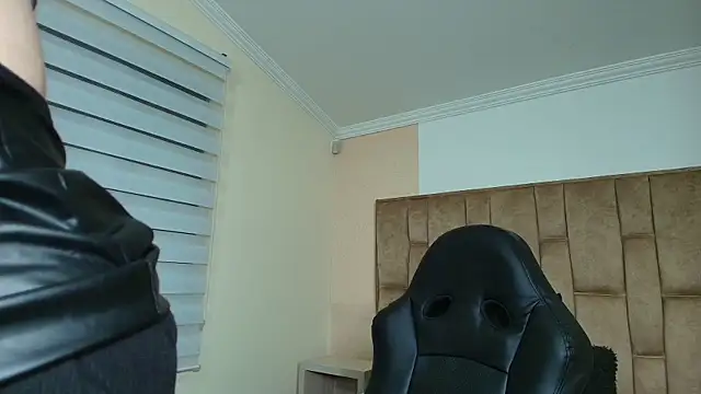 Naughty Kittenm online show from 09/20/25, 10:38