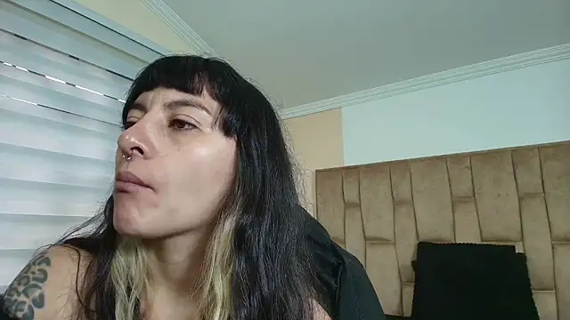 Naughty Kittenm online show from 09/29/25, 11:37