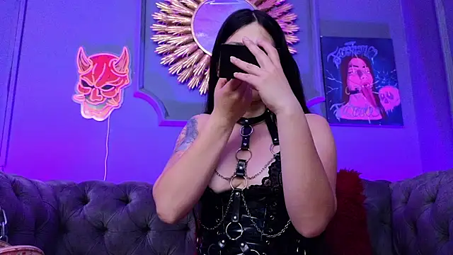 Snapshot of Julieta_Russell chatting on 02/18/25, 07:52 Julieta Russell online show from 02/18/25, 07:52
