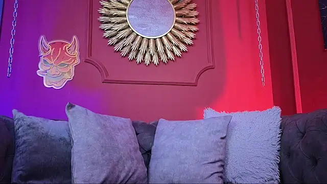 Julieta Russell online show from 11/07/25, 12:27