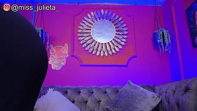 Julieta Russell online show from 05/18/26, 11:38